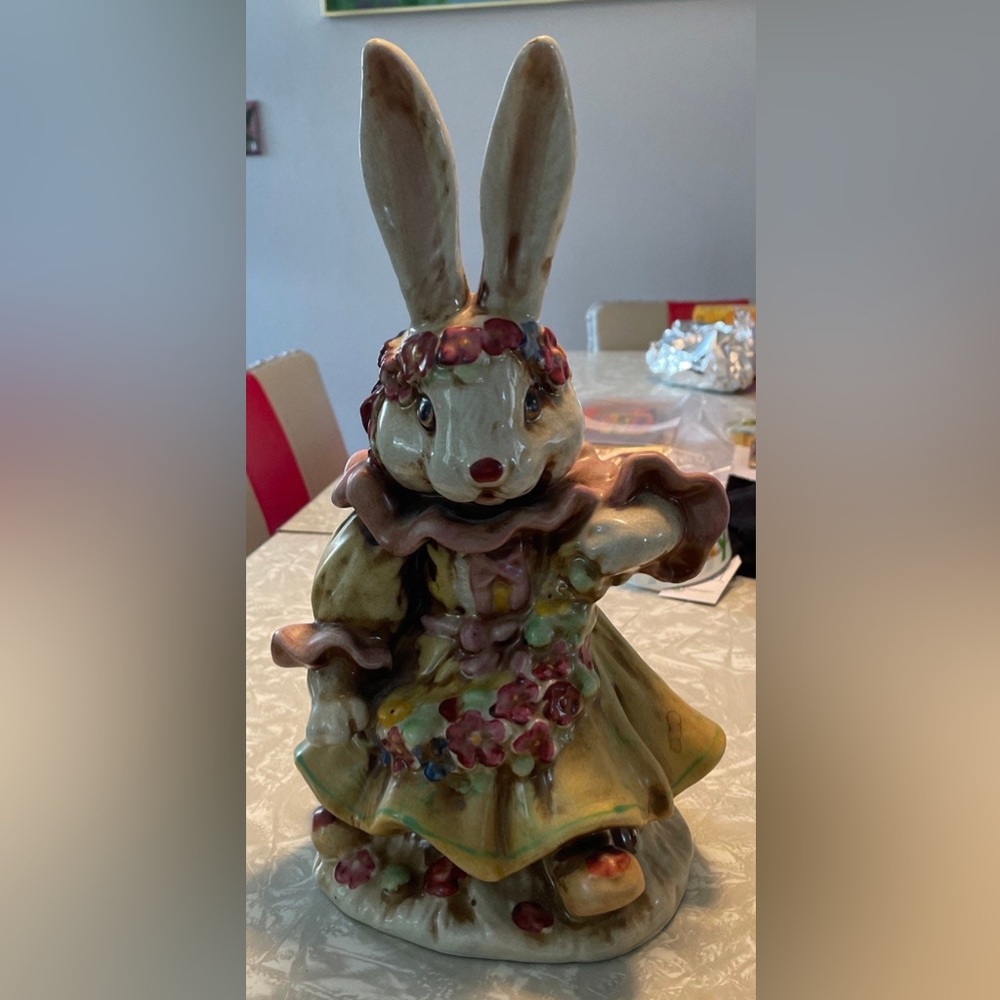 EASTER BUNNY SPRING FIGURINE VINTAGE